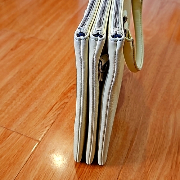 Matt and Nat Large Triplet Crossbody - Picture 5 of 8